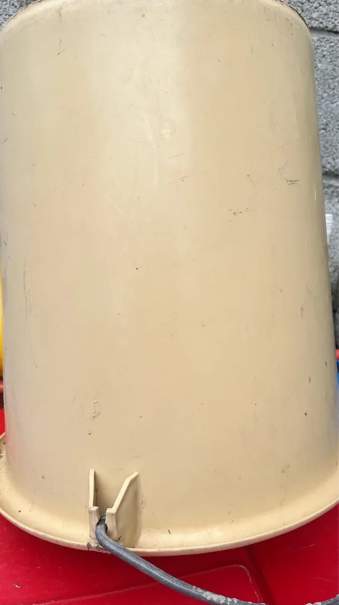 Two big hard plastic buckets - Image 2
