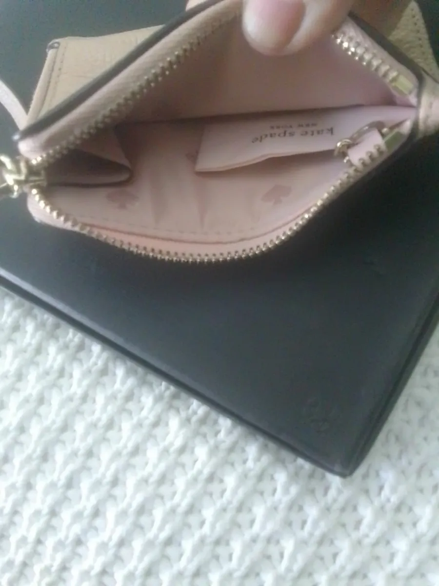 KATE SPADE LEATHER CARD/ COIN HOLDER NEW - Image 4