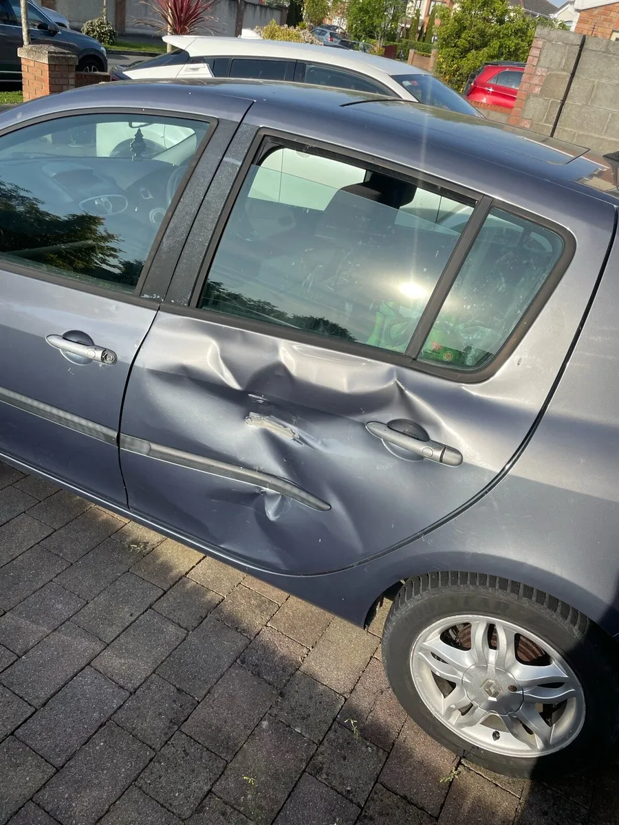 Renault clio (fixing) - Image 3