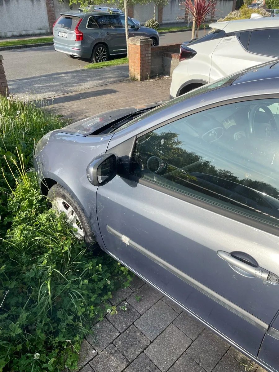 Renault clio (fixing) - Image 4