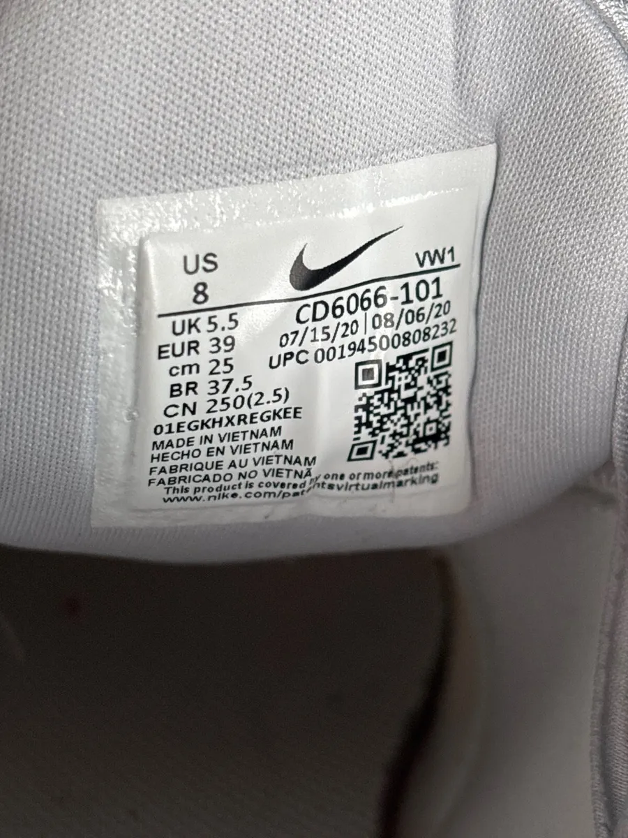 Nike Ladies Golf Shoes - Image 2