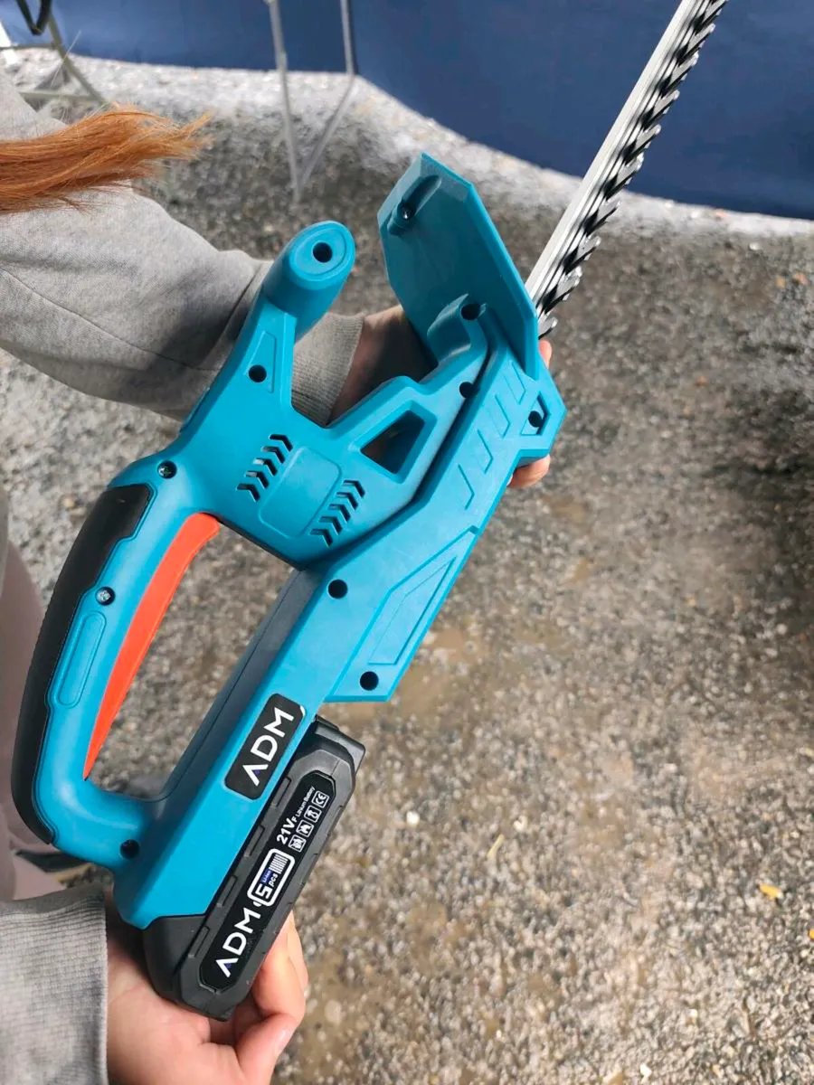 Cordless Hedge Trimmer - Image 3