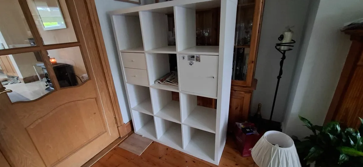 Shelving unit