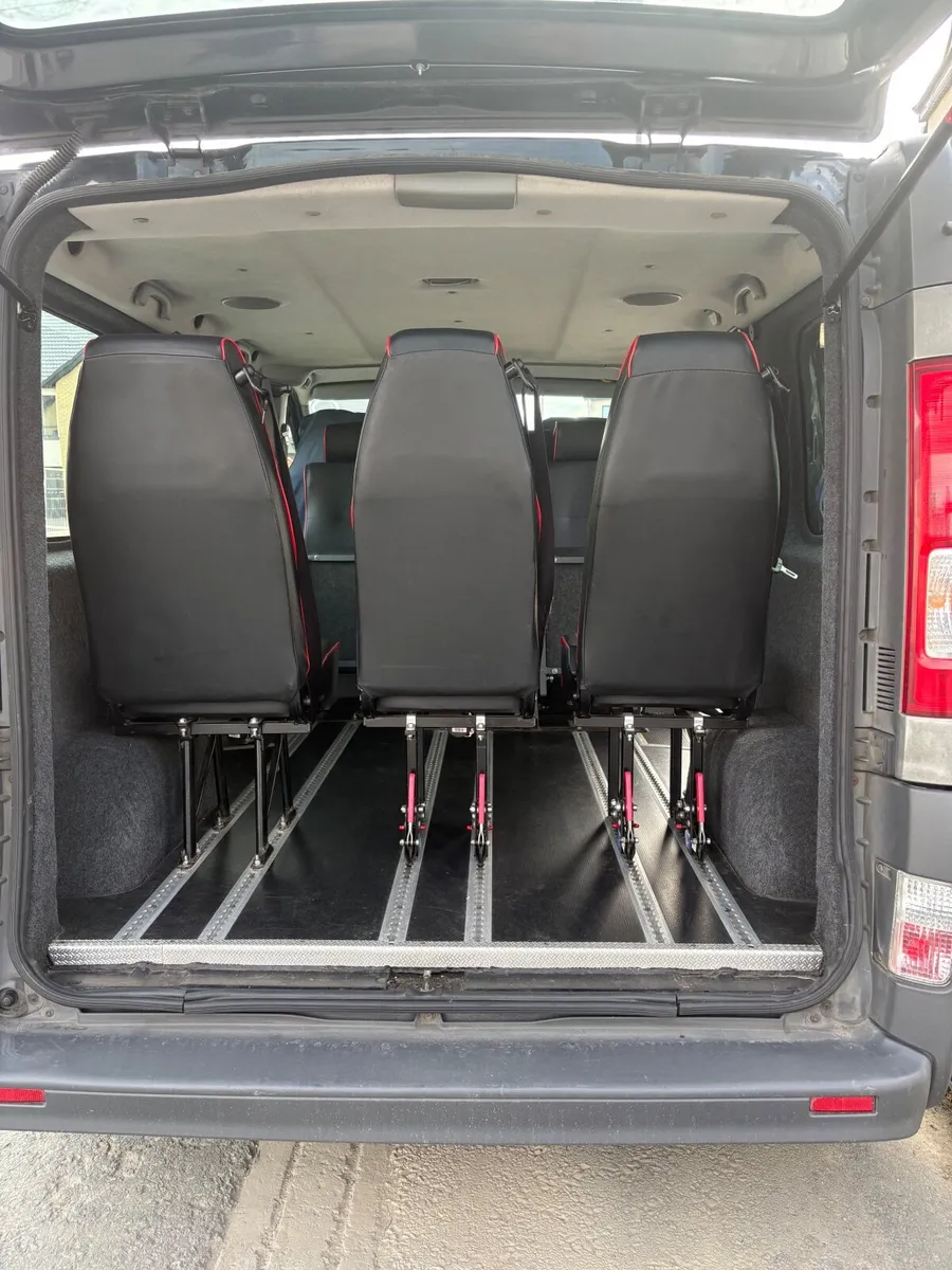 Renault Trafic 2010, wheelchair accessible - Image 3