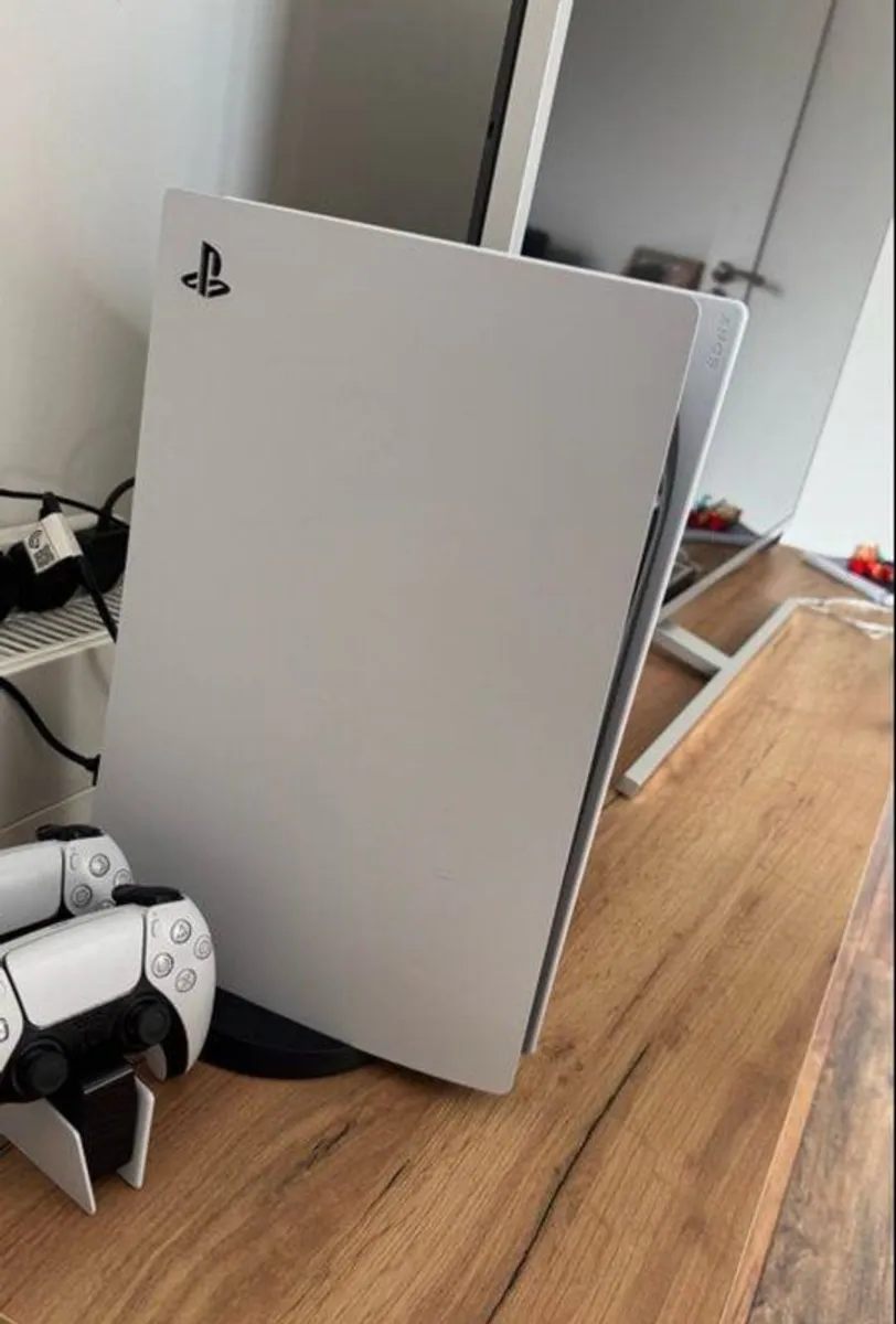 PS5 Digital Edition - Image 2