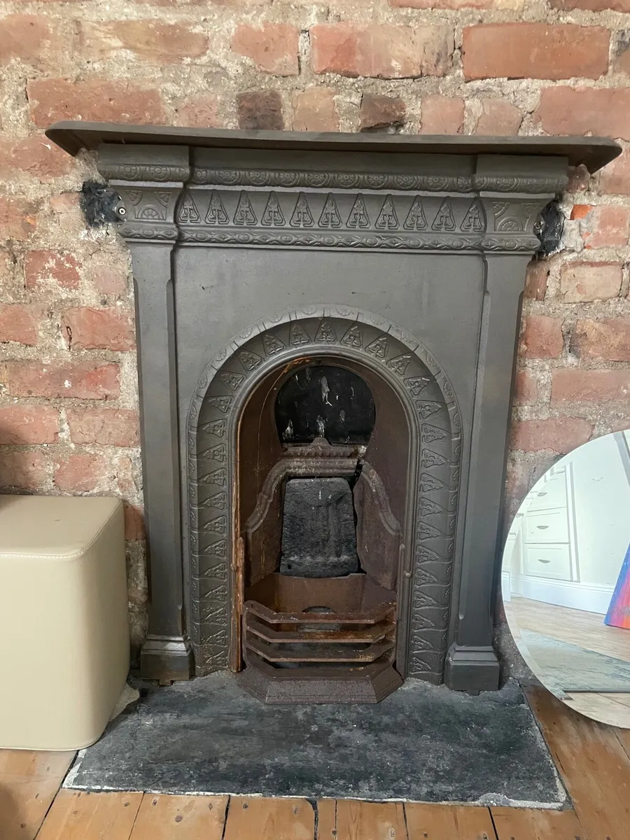 Cast iron fireplace - Image 1