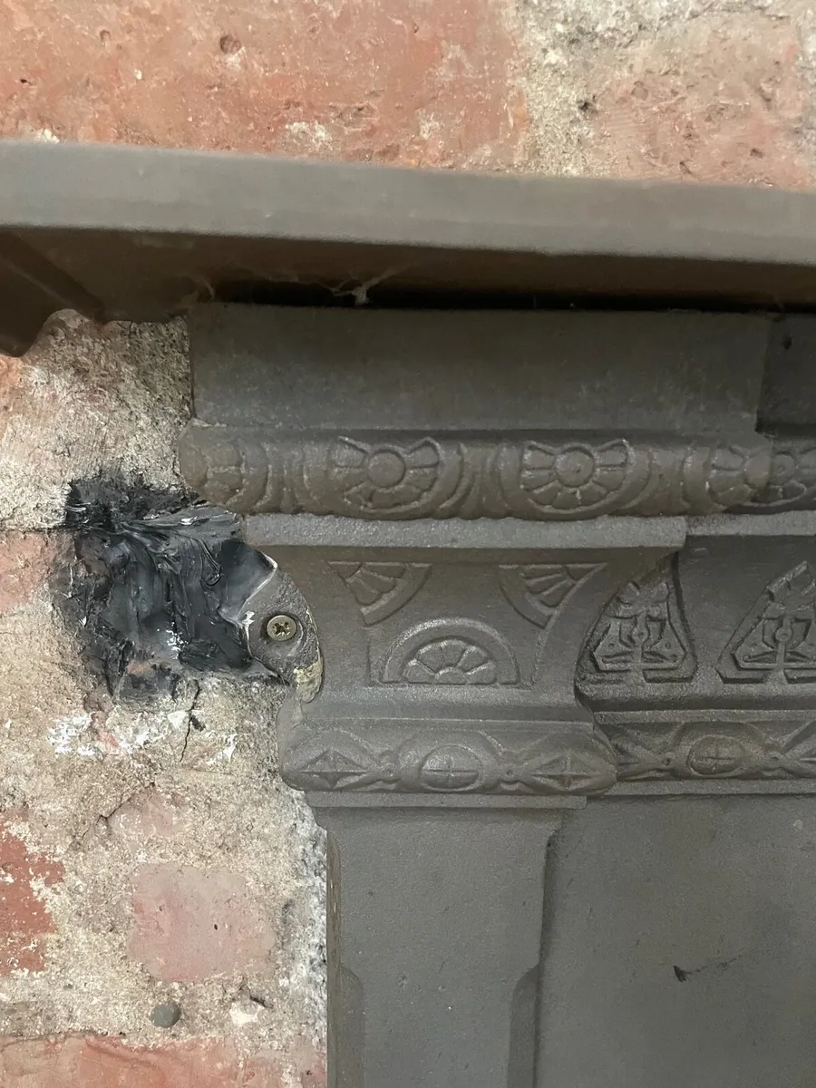 Cast iron fireplace - Image 2