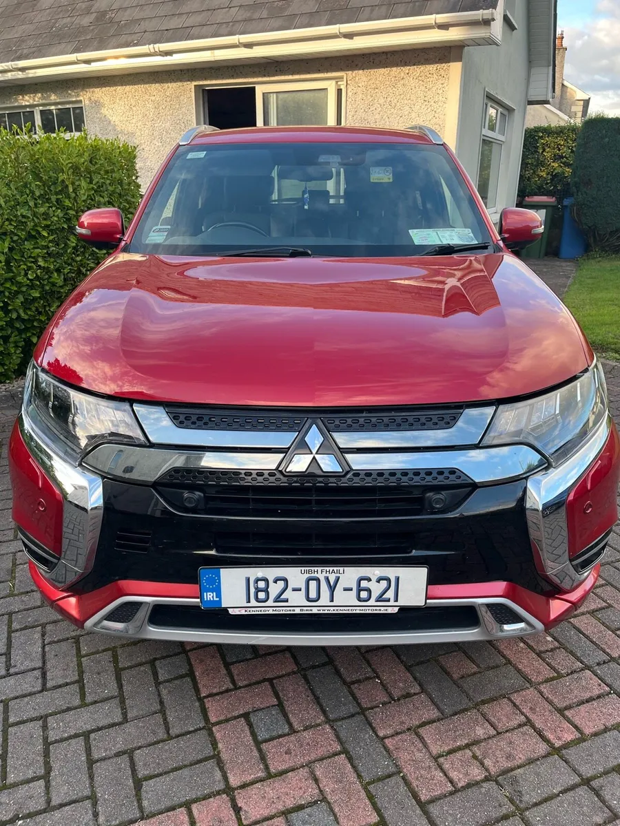 Mitsubishi Outlander PHEV - Image 1
