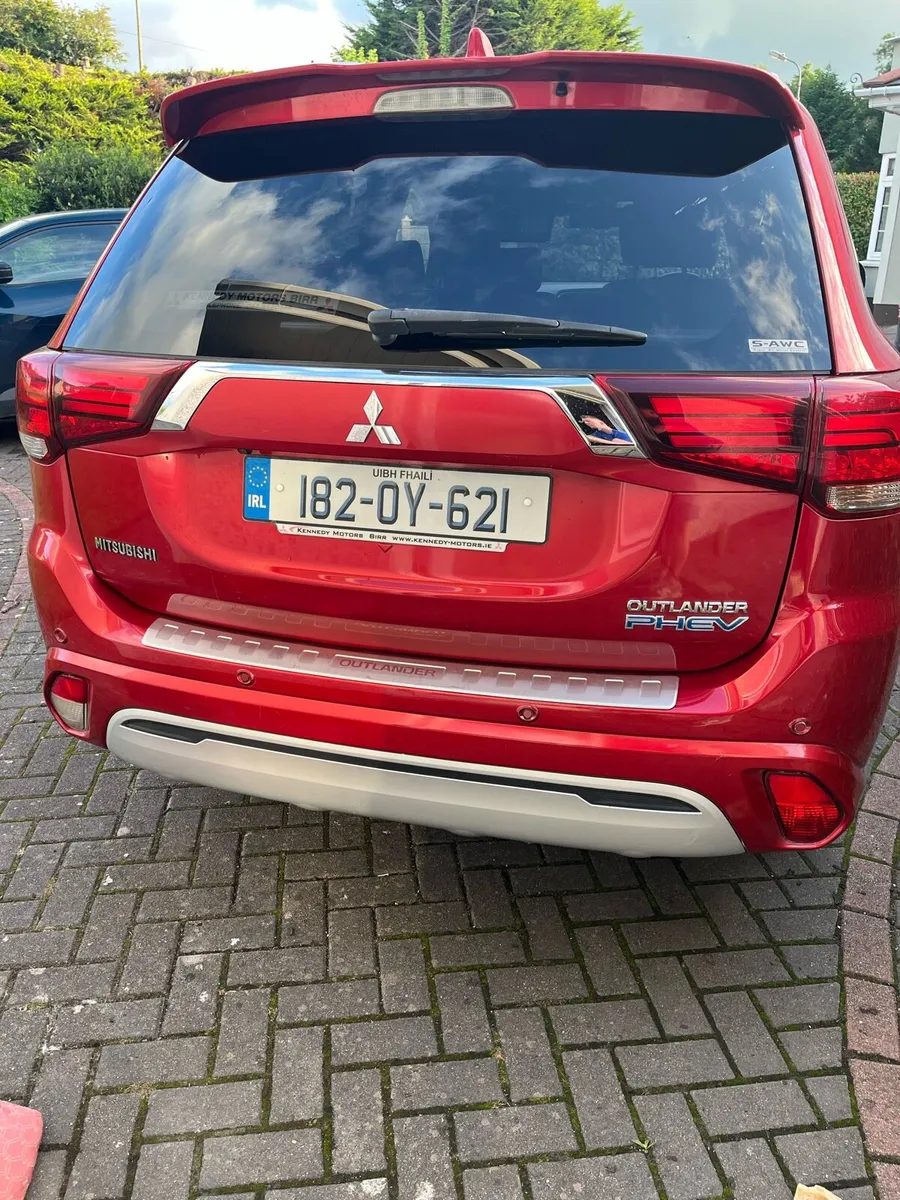 Mitsubishi Outlander PHEV - Image 4