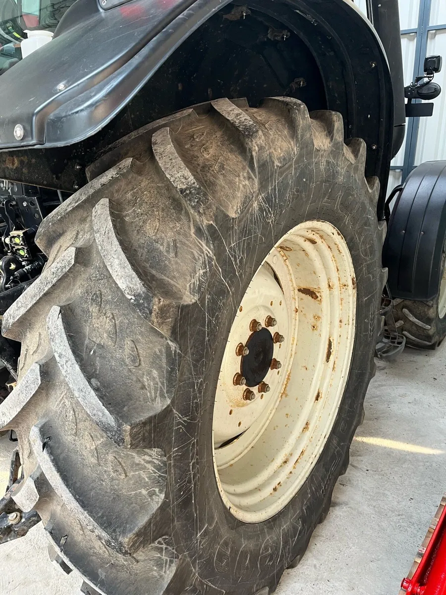 Kleber 460/85R38 + 380/85R28 on Valtra rims - Image 1