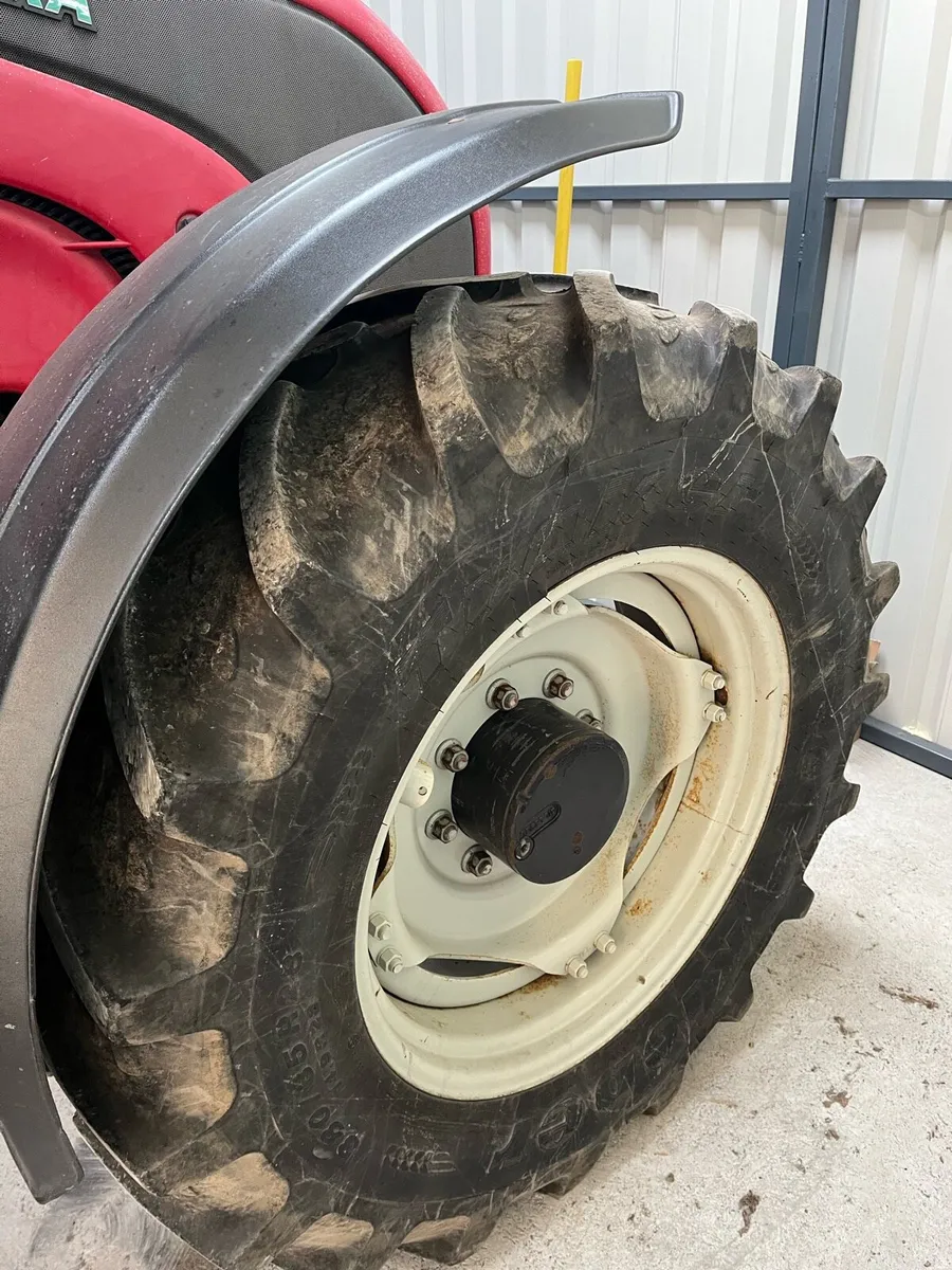 Kleber 460/85R38 + 380/85R28 on Valtra rims - Image 2