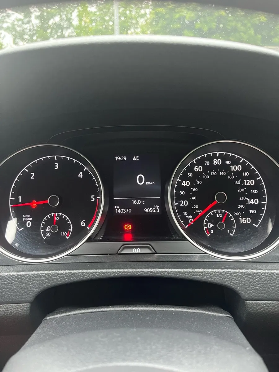 2018 Volkswagen Golf 2.0 TDI SE Bluemotion 150HP - Image 3