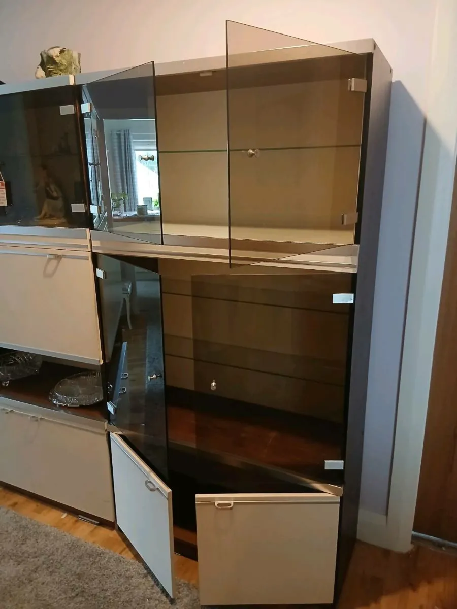 Display unit with lights - Image 2