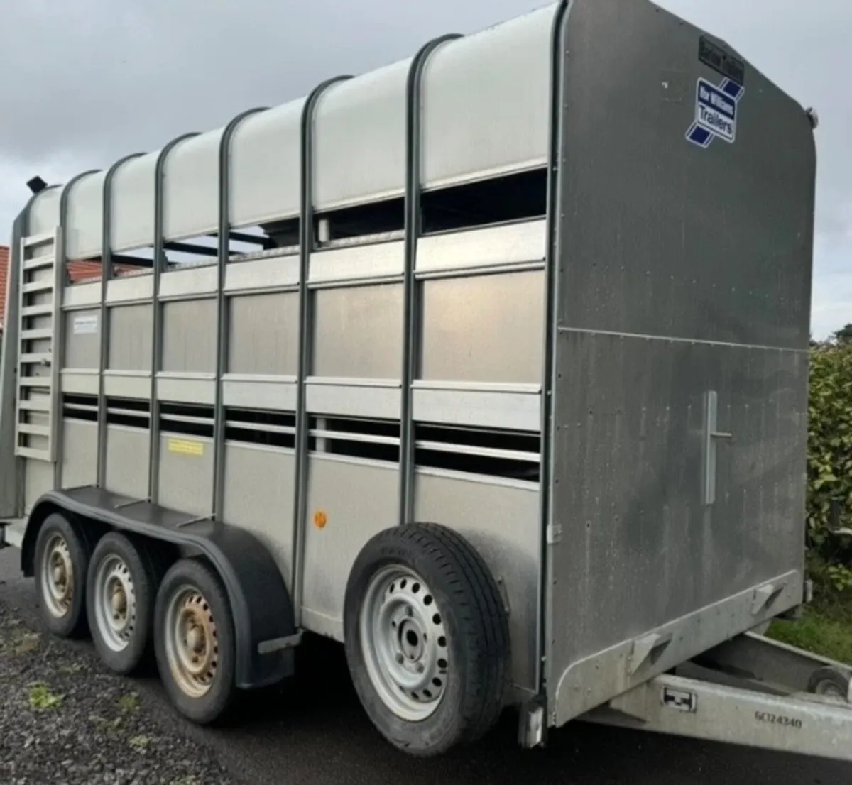 Ifor Williams TA510 14 ft  tri axle cattle trailer - Image 3