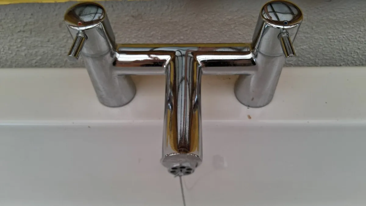 Bath and mixer tap - Image 4