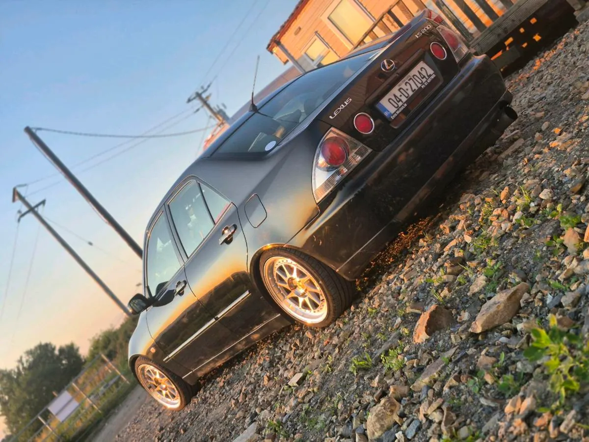 Lexus is200 - Image 3