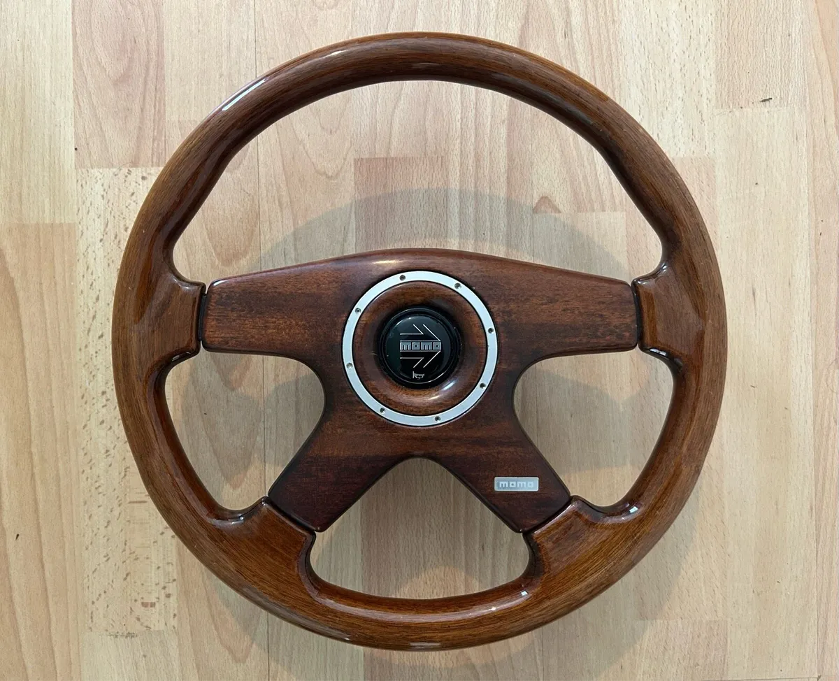 Momo   steering wheel - Image 1