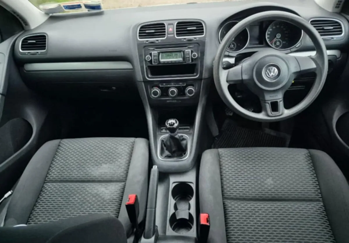 2010 Volkswagen Golf 1.6 TDI - Image 2