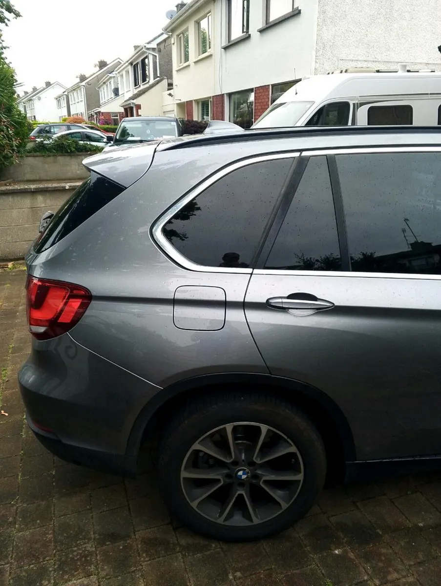 BMW X5  SUV Grey - Image 2