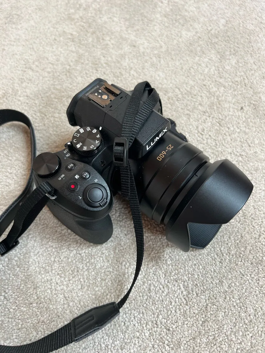 Panasonic LUMIX FZ300 - Image 3