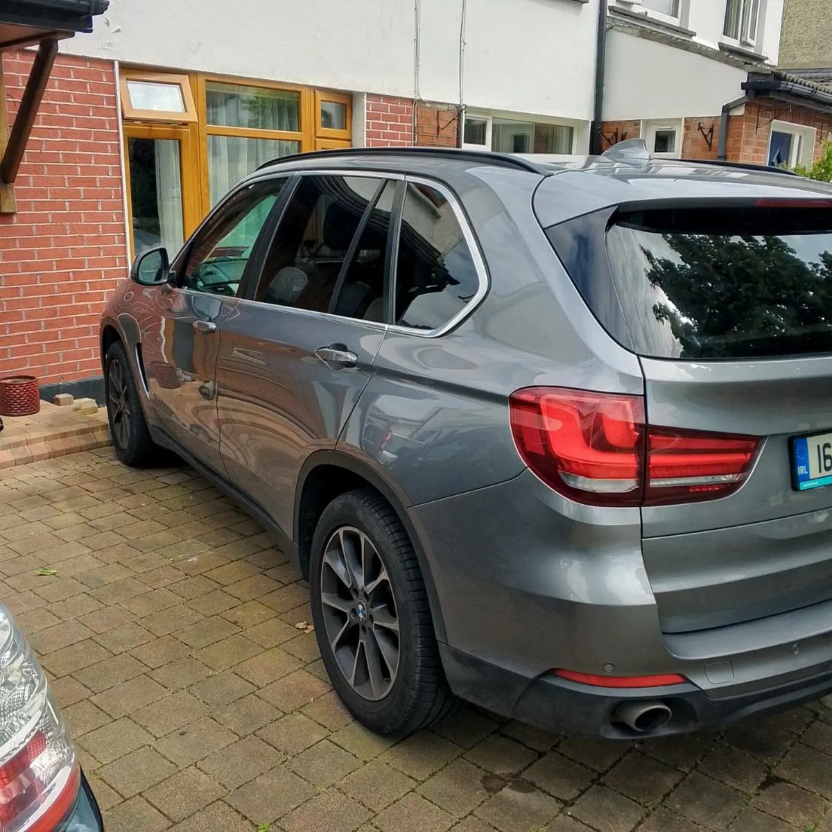 BMW X5  SUV Grey - Image 3