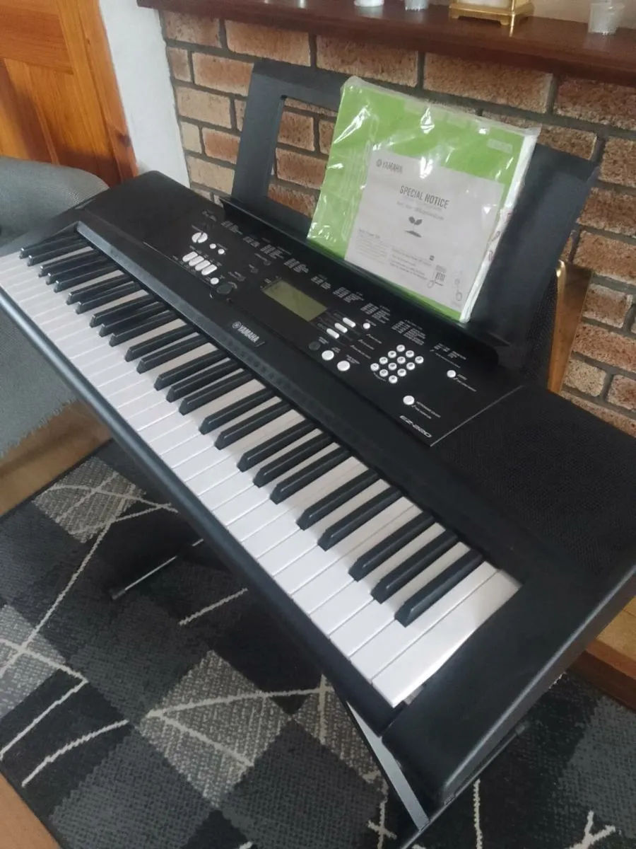 Yamaha keyboard - Image 3
