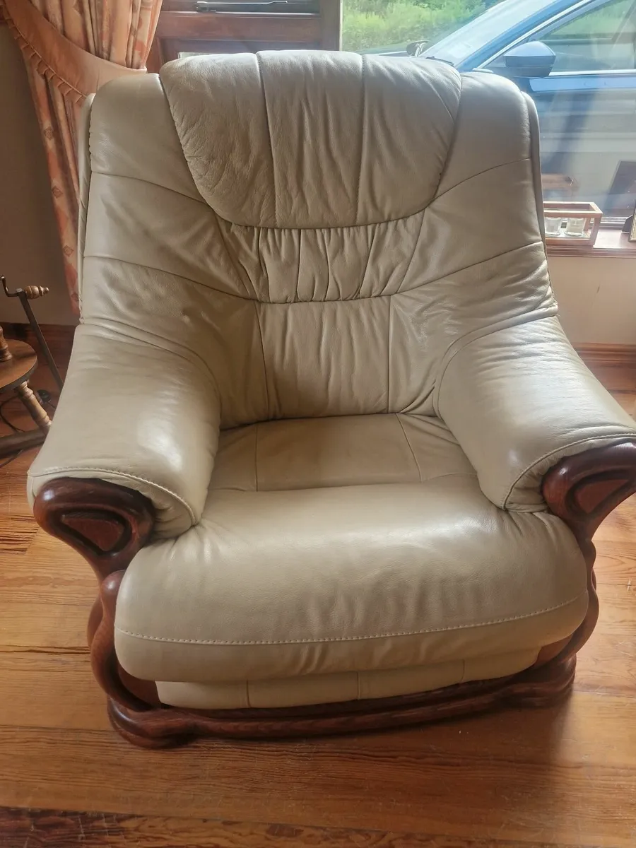Cream Leather Couch and 2 Arm Chairs - Image 4