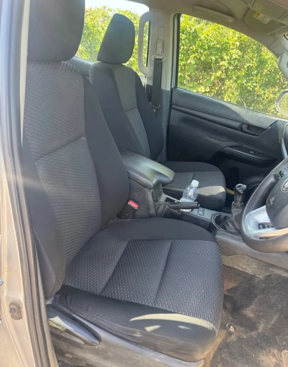 Toyota Hilux active 2019 . - Image 4