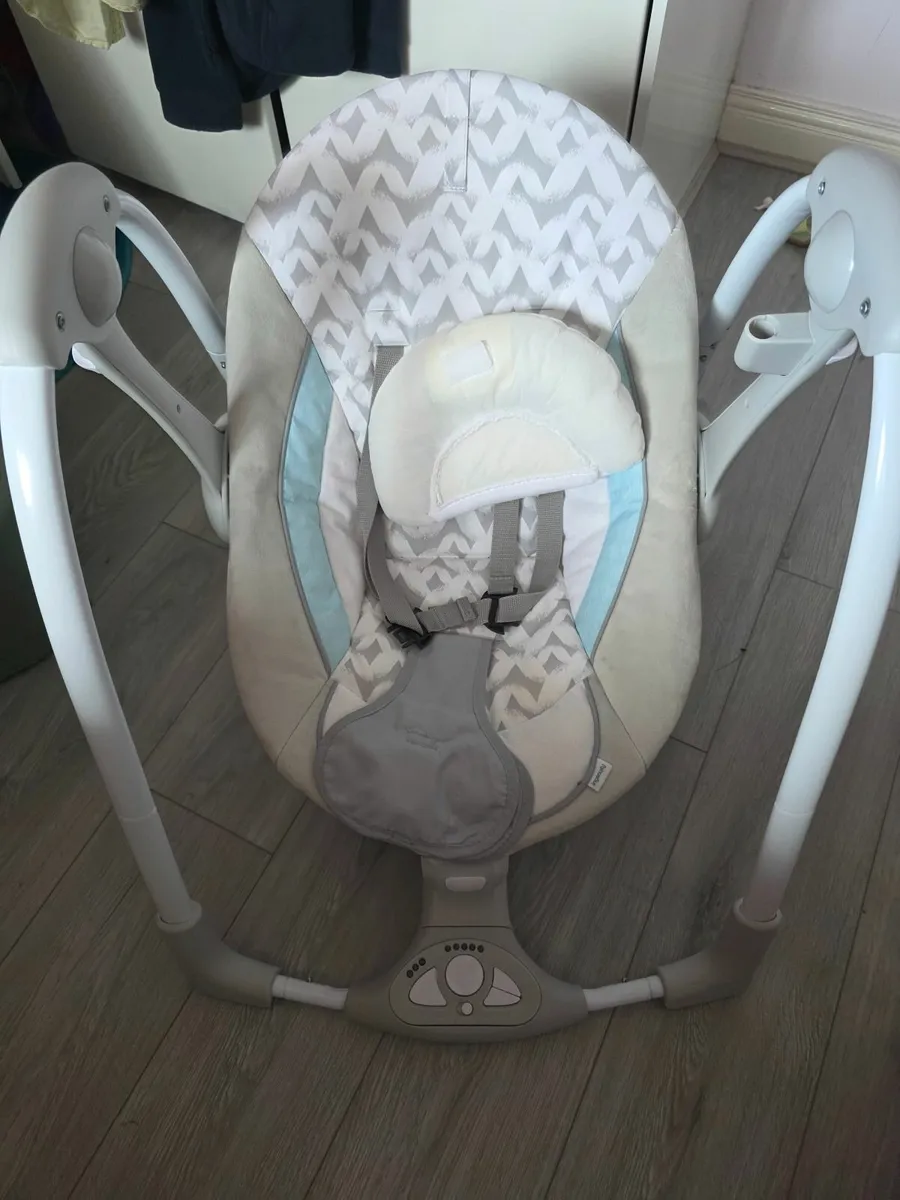 Baby swing - Image 1