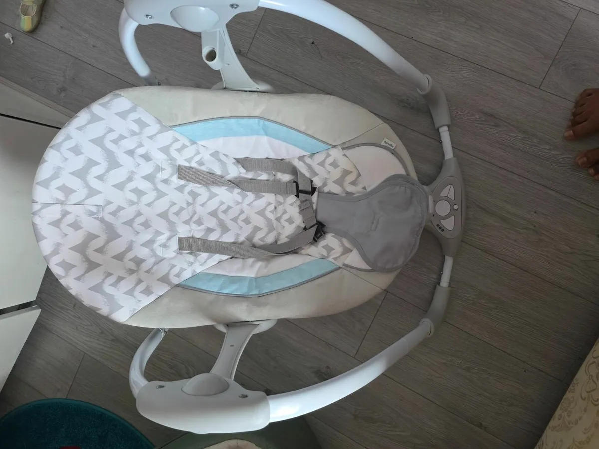 Baby swing - Image 2