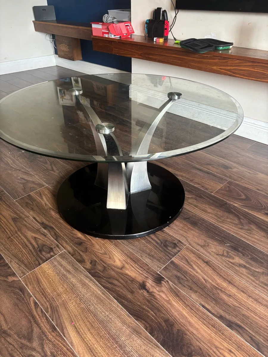 Class top coffee table - Image 1