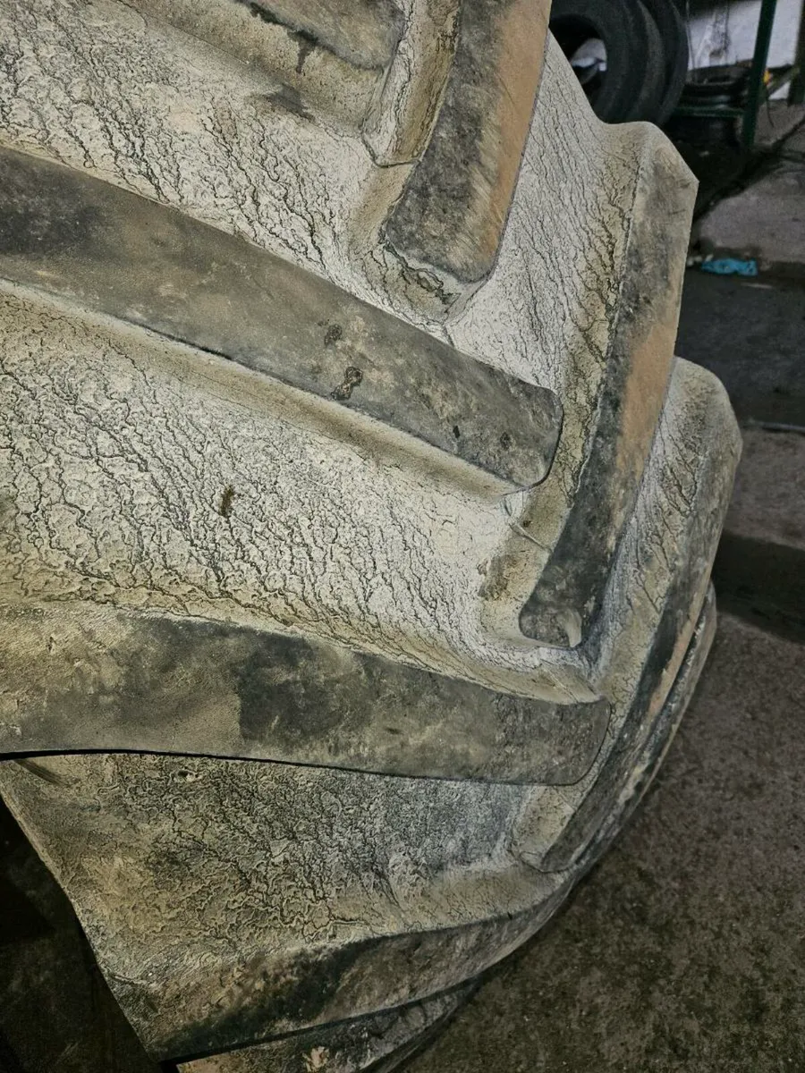 Slurry tank tyre 28.1 26 - Image 4