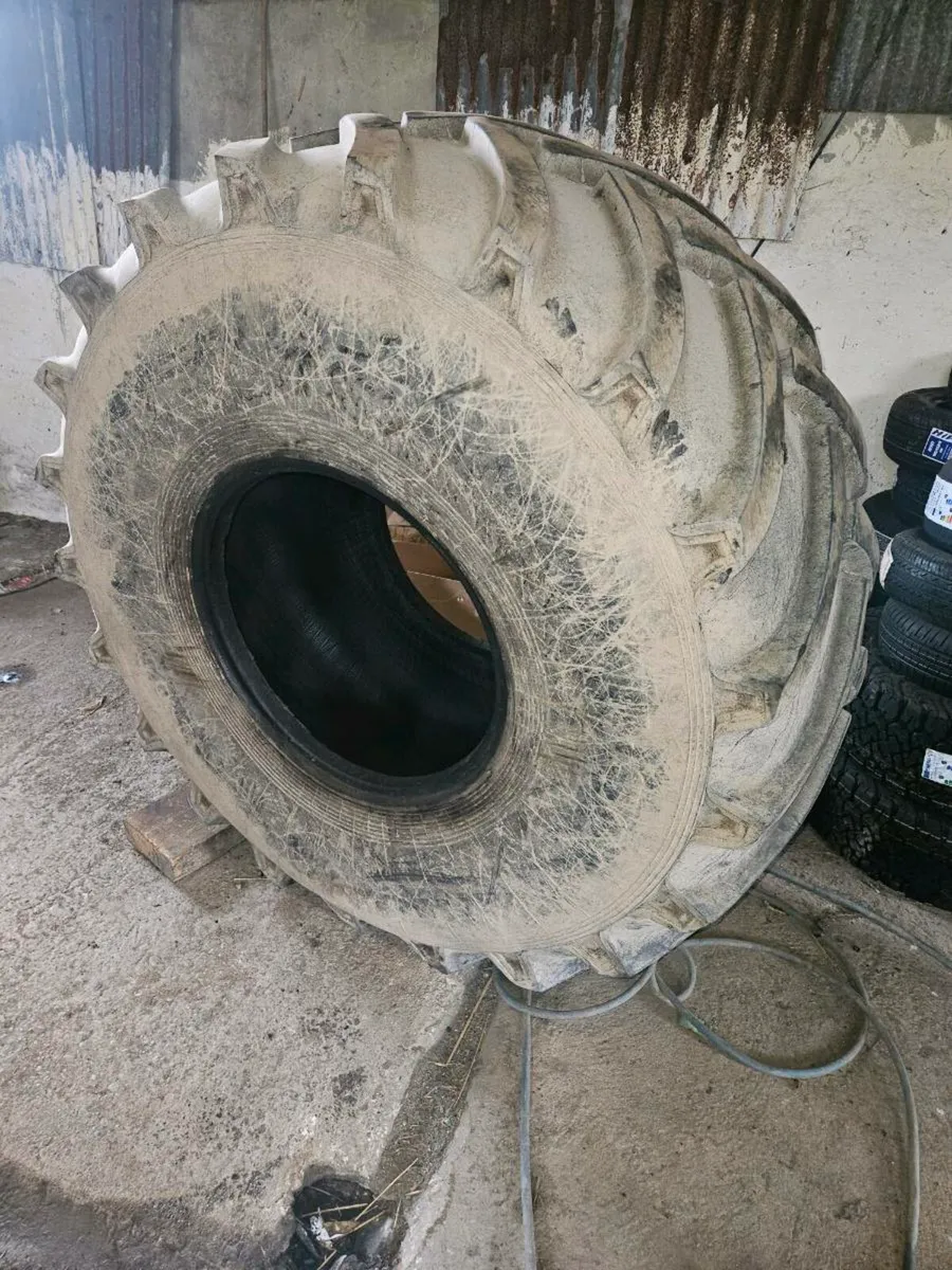 Slurry tank tyre 28.1 26 - Image 1