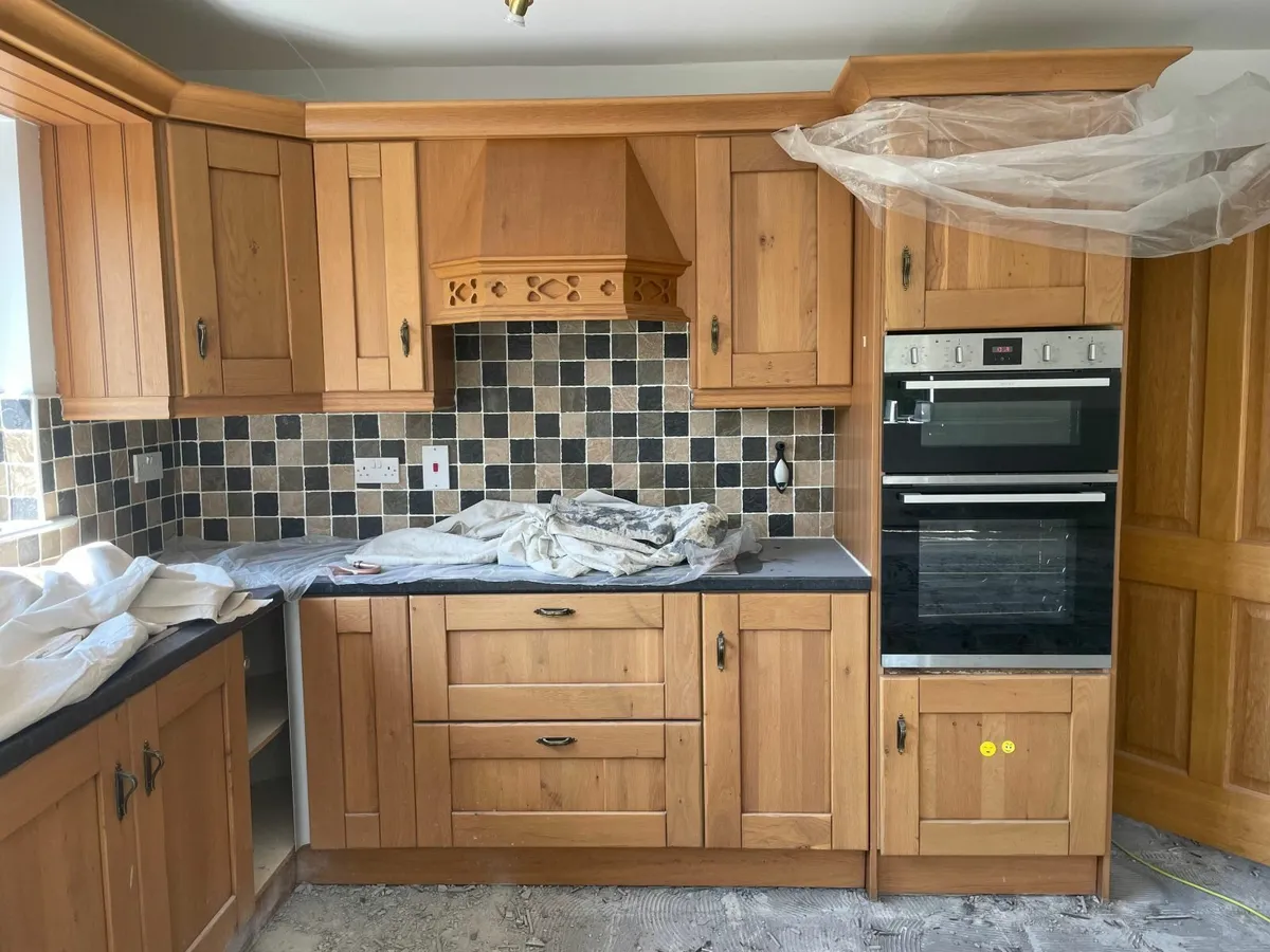 Kitchen and utility units - Image 1