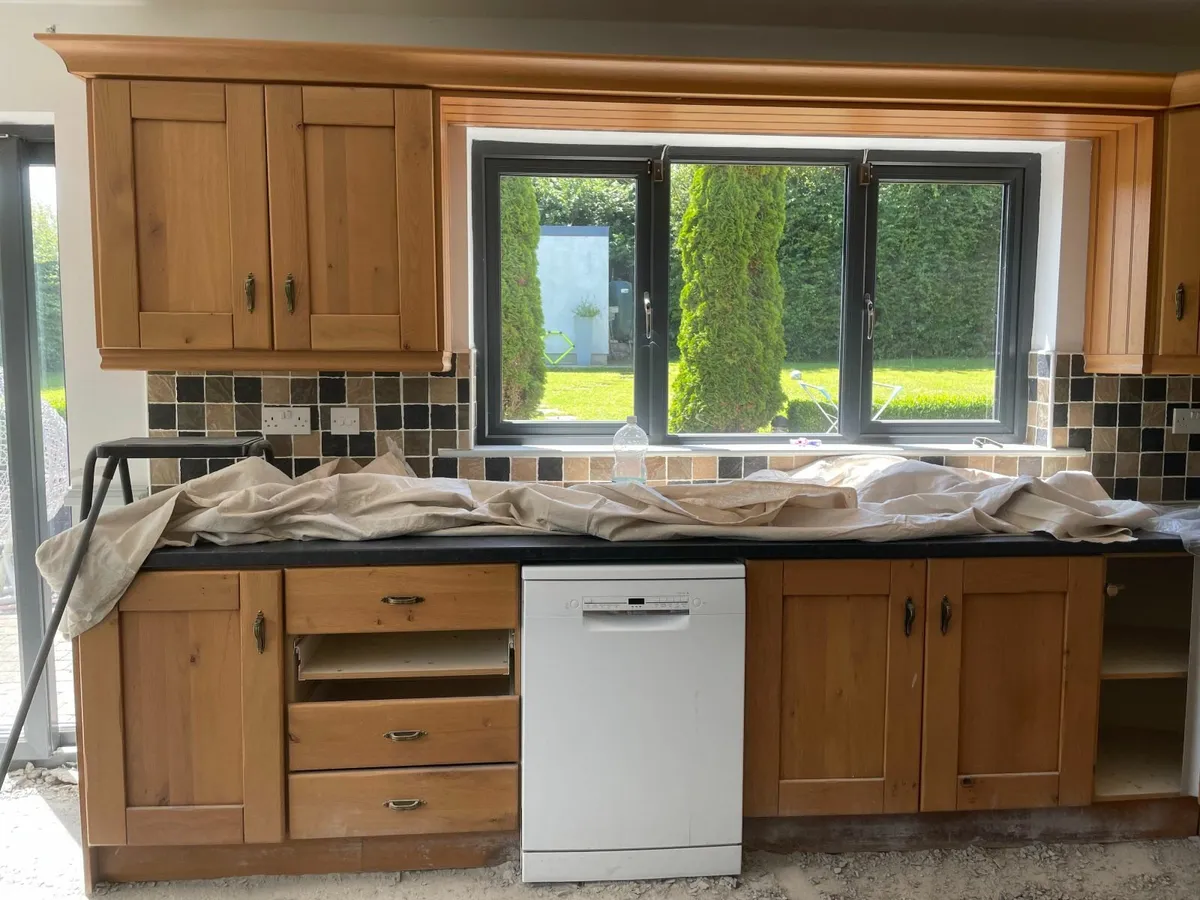 Kitchen and utility units - Image 2