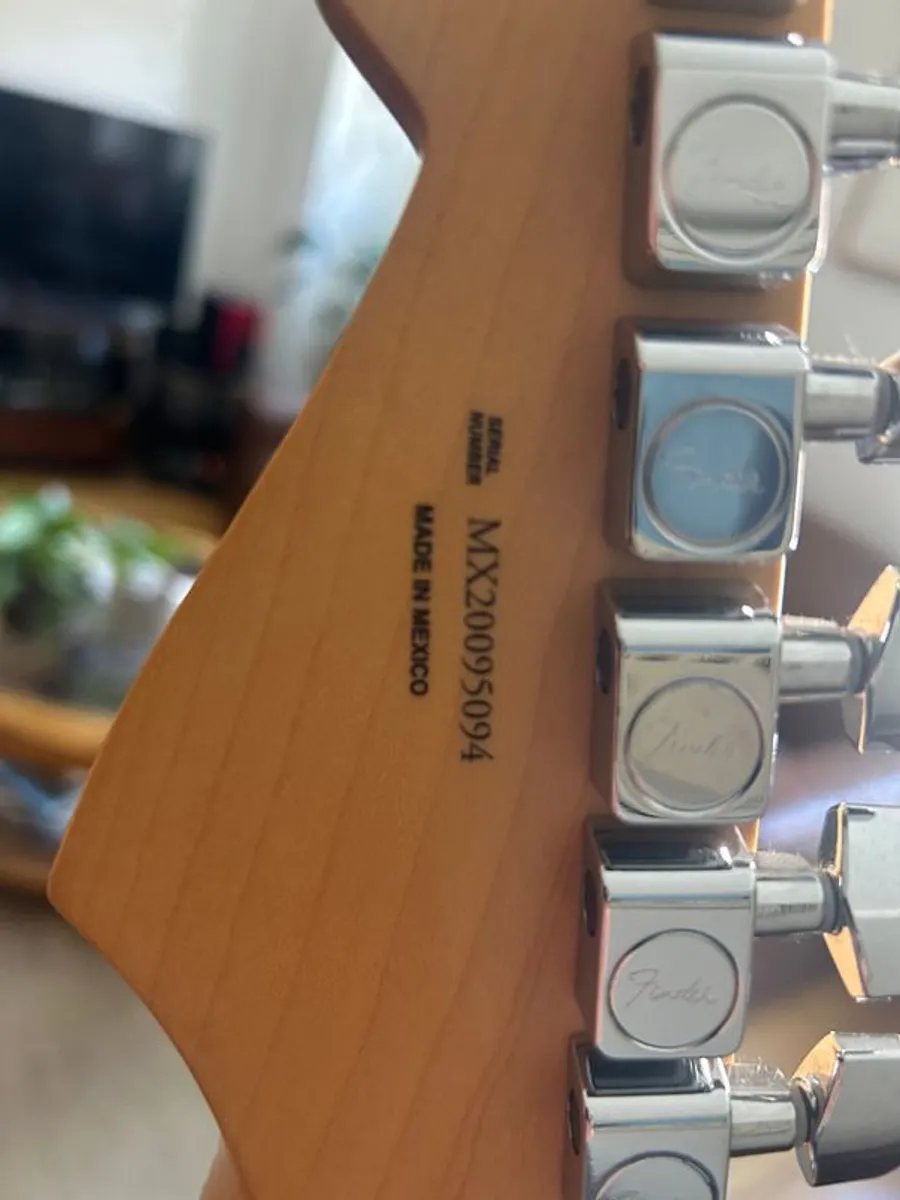 Price drop! Fender Player Stratocaster MIM Olympic White - - Image 2