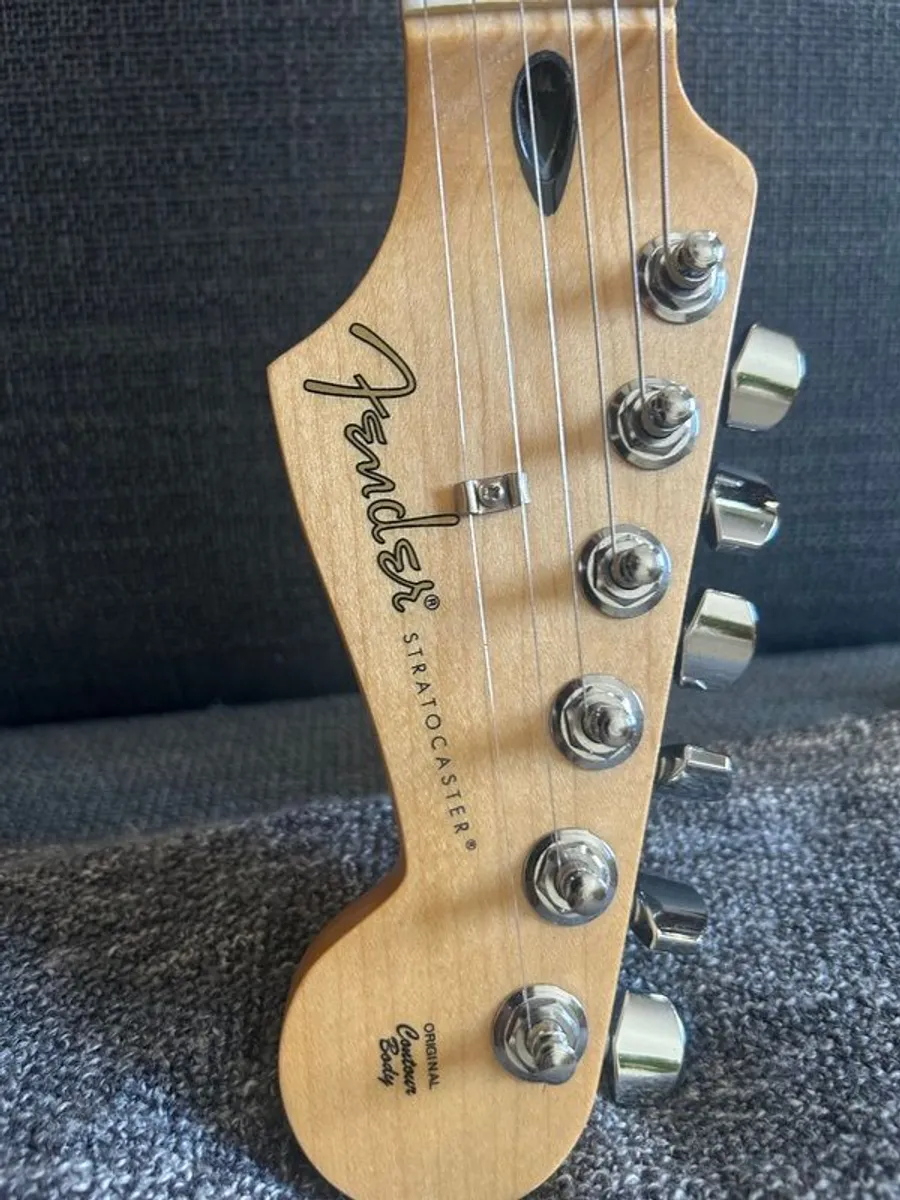 Price drop! Fender Player Stratocaster MIM Olympic White - - Image 3