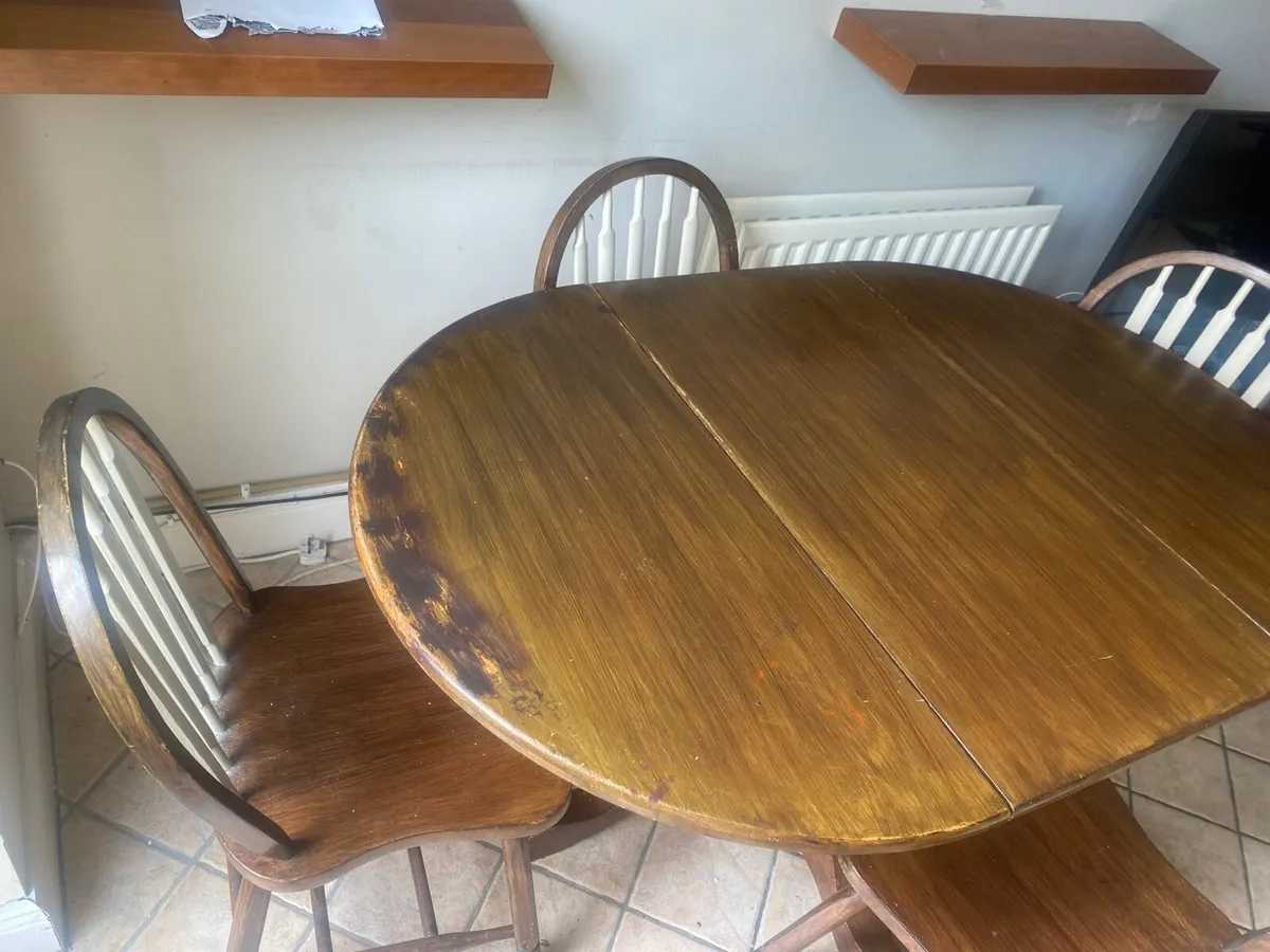 Kitchen table - Image 1