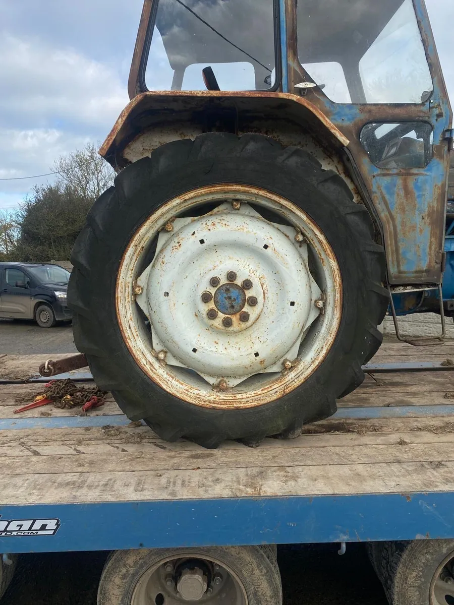 Ford 4000 - Image 3