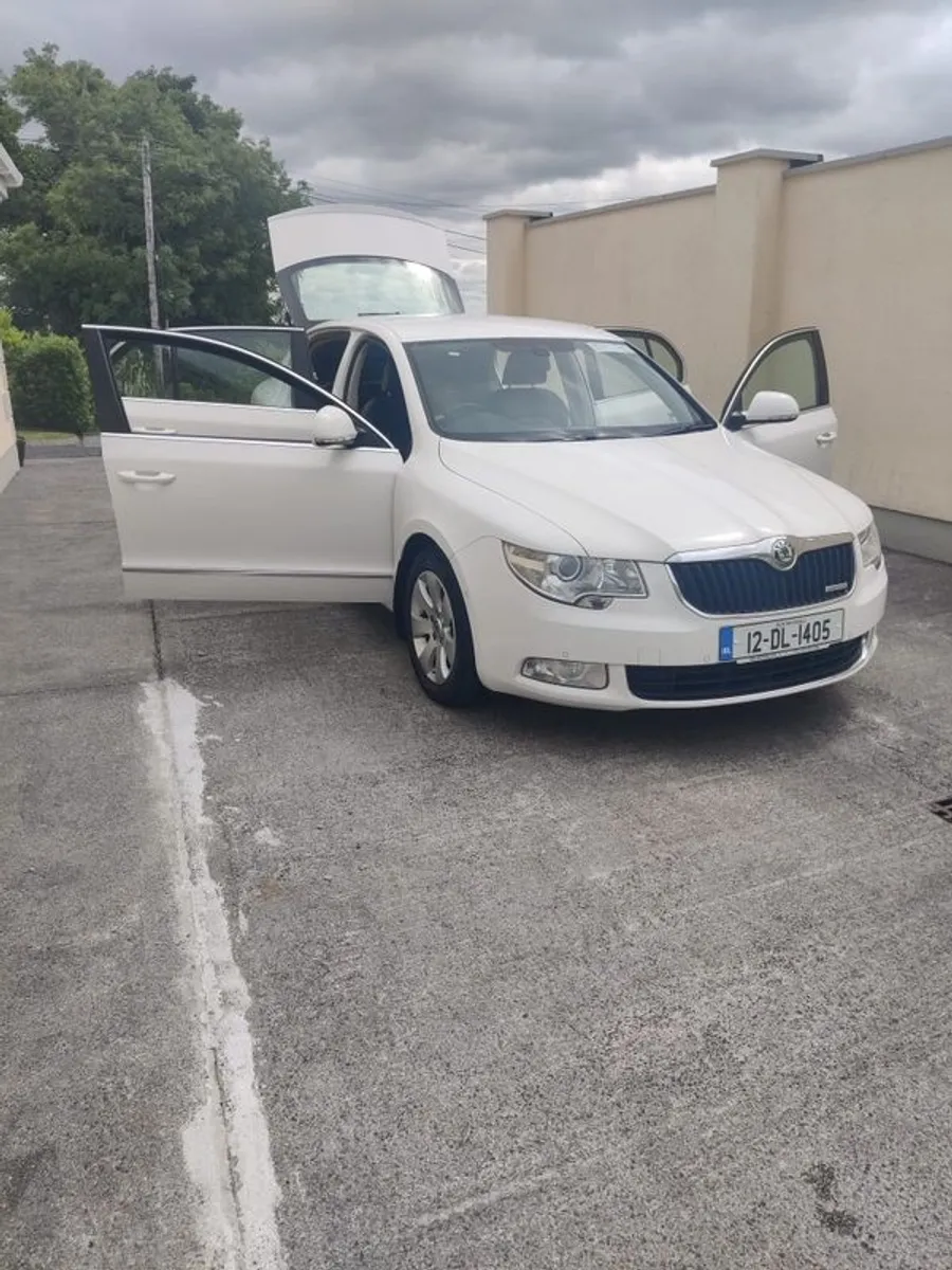 2012 Skoda Superb - Image 4