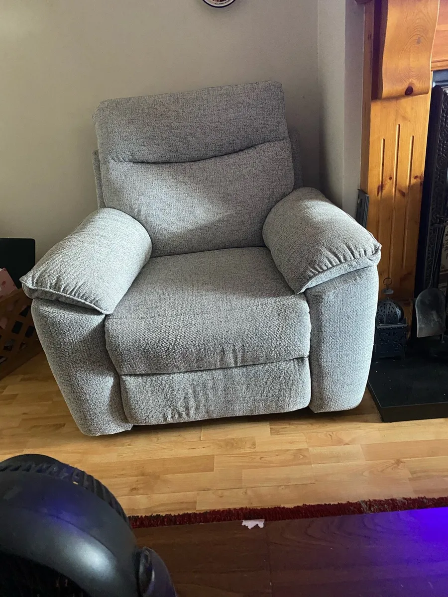 Recliner Sofas - Image 3