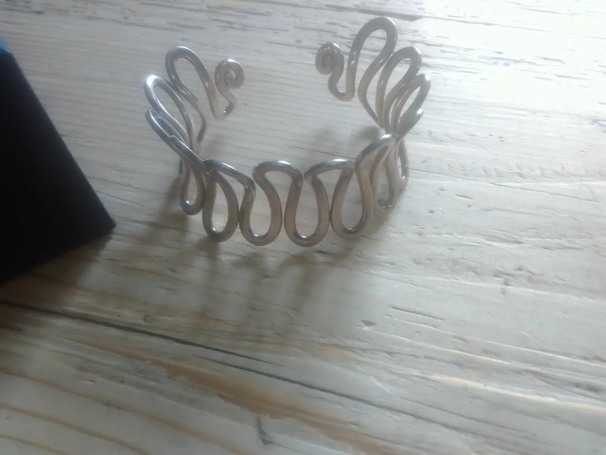 STERLING SILVER VINTAGE SWIRL WIDE CUFF BANGLE - Image 2