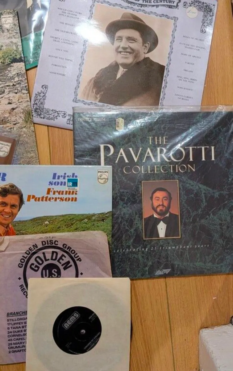 A selection of vinyl records - Image 2