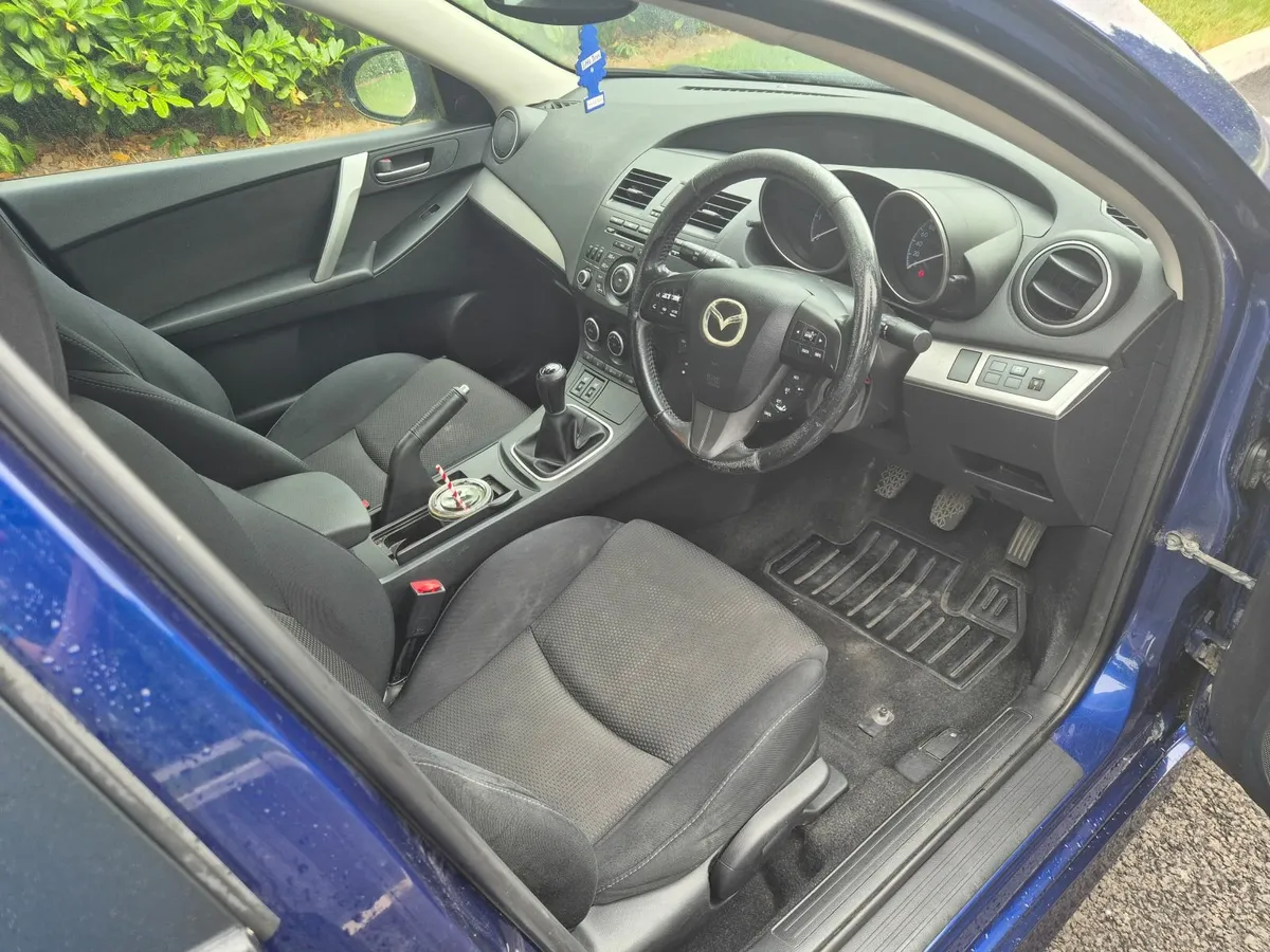 Mazda3 2013 1.6D Sport SE 115hp saloon - Image 3