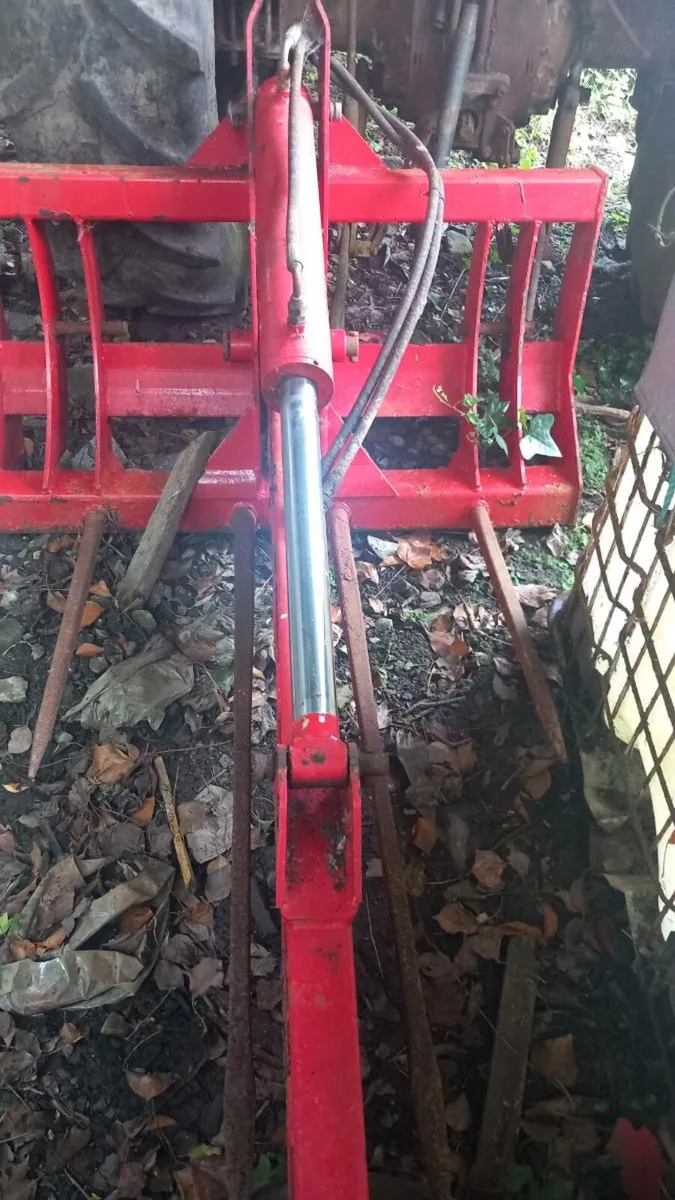 Bale splitter - Image 4