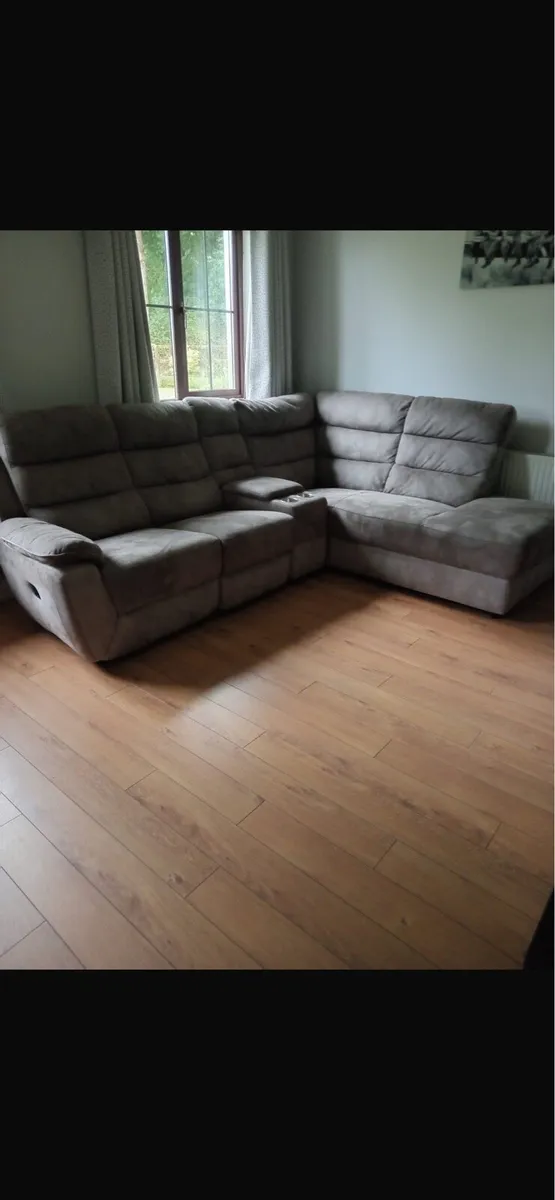 Corner sofa - Image 1