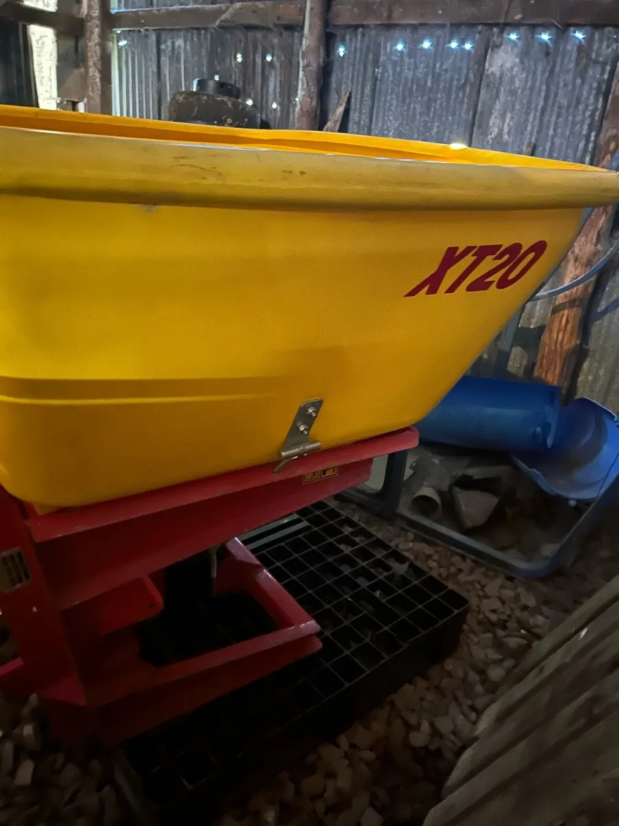 Teagle XT20 fertiliser sower - Image 3