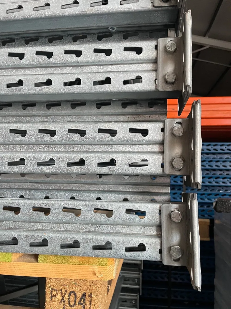 Used stow pallet racking - Image 1