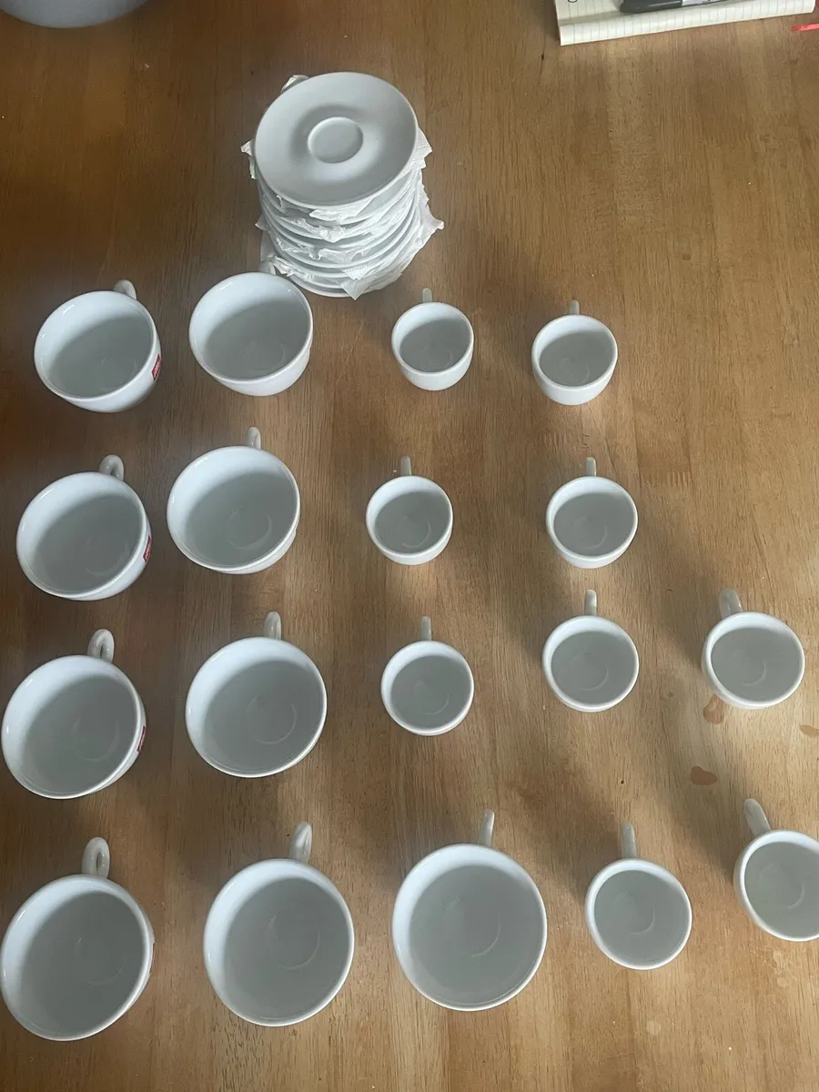 Illy Logo Espresso and Lungo cups and saucers - Image 2