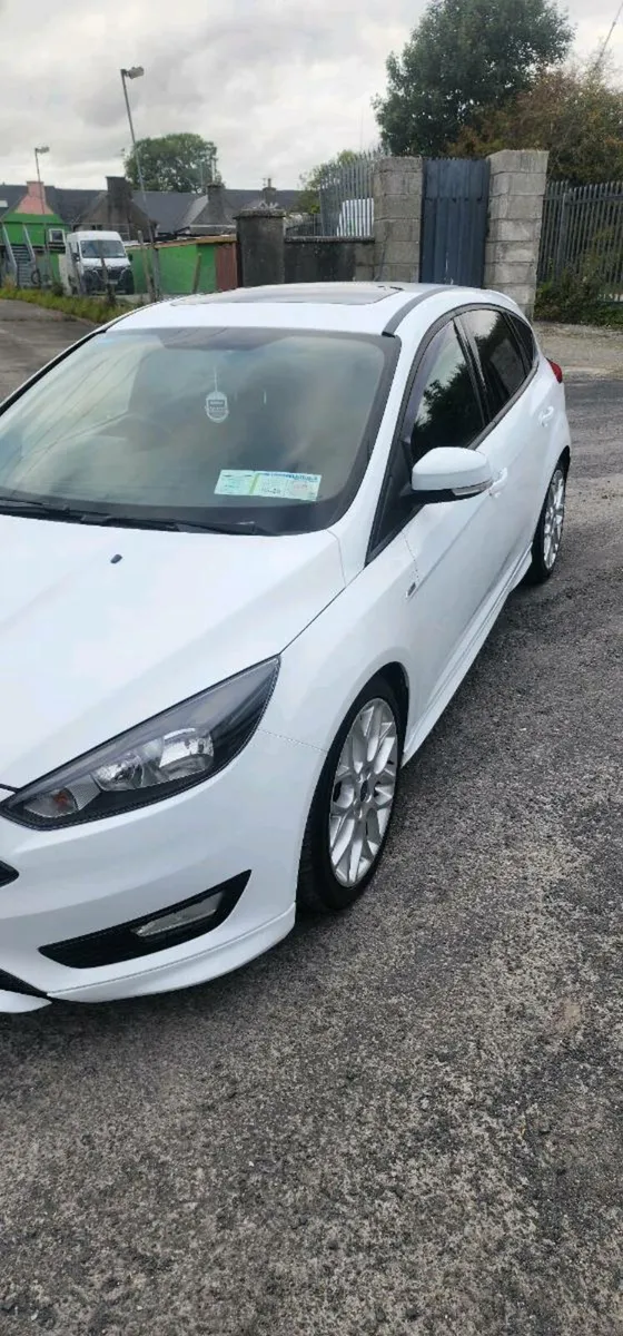 Ford focus ST-Line 2017 - Image 4